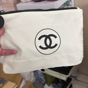 Chanel pouch GWP